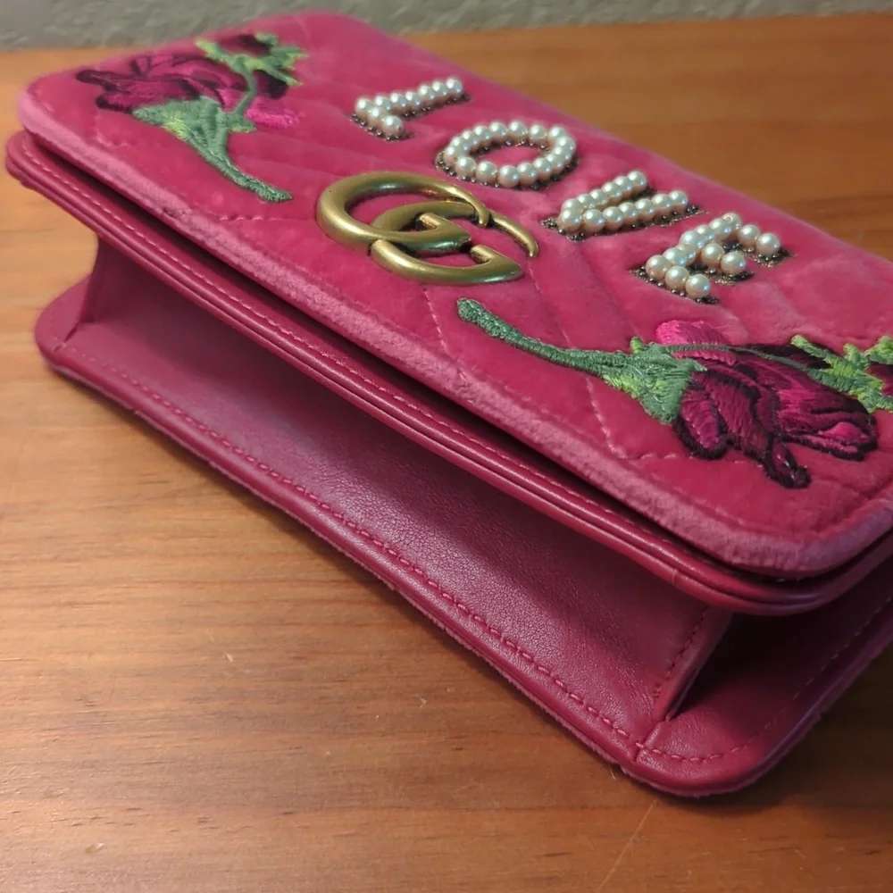 Authentic Gucci Marmont Love velvet clutch - Picture 4 of 10